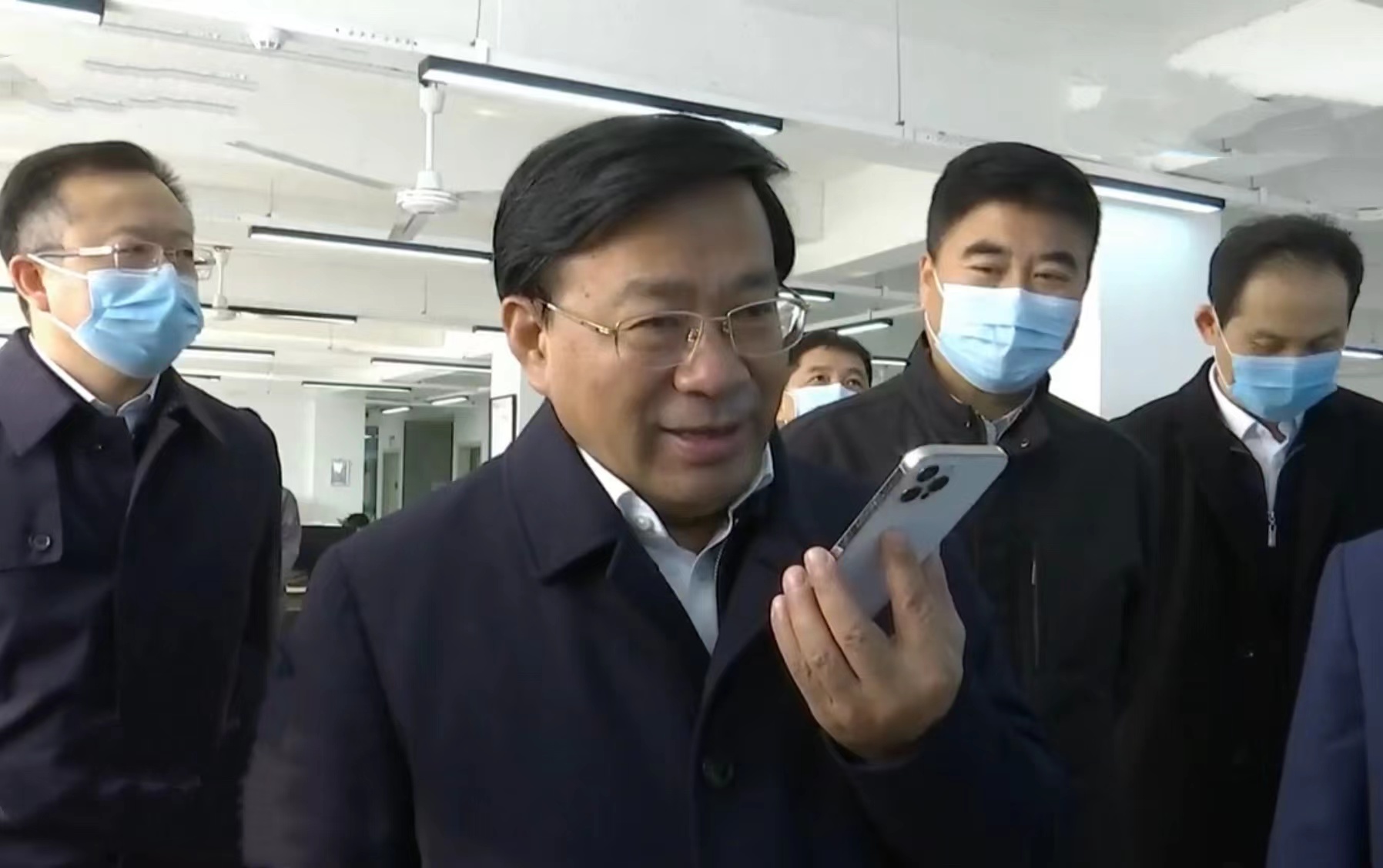 19 吉林省委副书记、省长韩俊莅临永乐国际伊通供热 2021.11.2.jpg